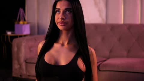 Snapshot of arinarhodes chatting on April 2026 05:35:02 PM Arina online show from April 2026 05:35:02 PM