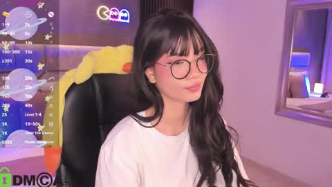 Ari  online show from September 2025 10:42:01 PM