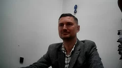 Snapshot of aristocratukr chatting on December 2025 04:38:01 PM Aristocratu online show from December 2025 04:38:01 PM