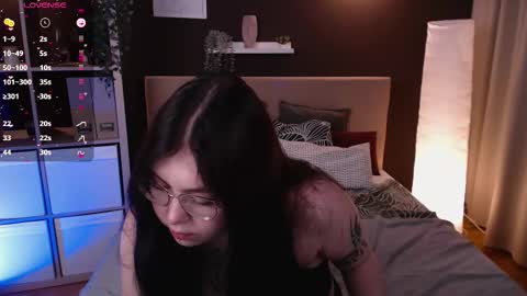 Astrid online show from September 2025 12:33:02 AM