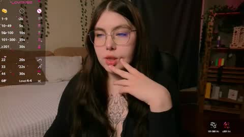 Astrid online show from October 2025 01:47:01 AM