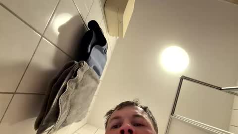 armyskater32 online show from April 2026 08:28:02 PM