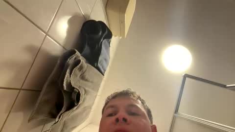 armyskater32 online show from June 2026 04:15:01 AM