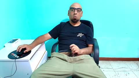 arnelux72 online show from November 2025 06:23:01 AM