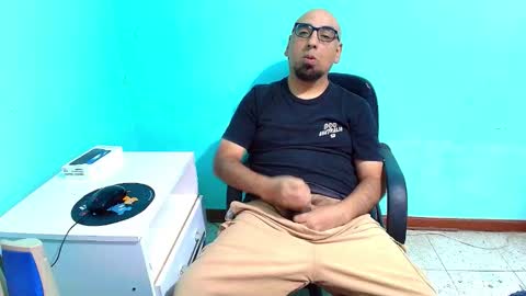 arnelux72 online show from December 2025 05:13:01 AM