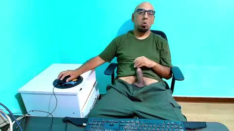 Snapshot of arnelux72 chatting on June 2026 05:49:02 AM arnelux72 online show from June 2026 05:49:02 AM