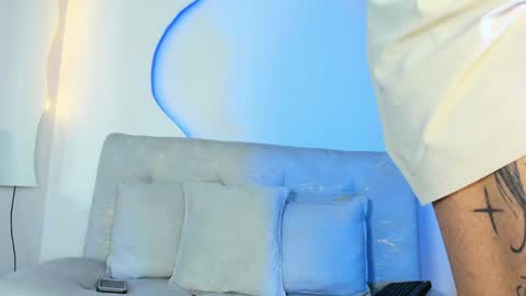 Snapshot of arohomlester_ chatting on June 2026 11:45:02 AM ARON online show from June 2026 11:45:02 AM