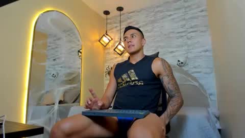 ARON BOLT online show from October 2025 10:00:02 PM