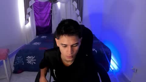 Aaron online show from October 2025 08:08:01 PM