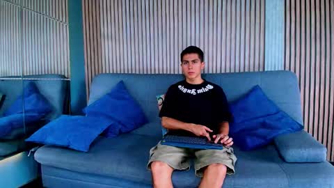 aron_pulse online show from January 2026 02:21:01 PM