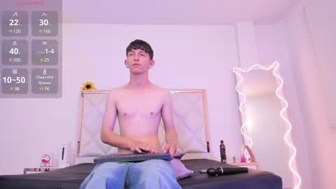 Snapshot of aron_tay chatting on December 2024 10:06:02 AM  your aron  online show from December 2024 10:06:02 AM