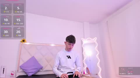 Snapshot of aron_tay chatting on December 2024 04:15:02 AM  your aron  online show from December 2024 04:15:02 AM