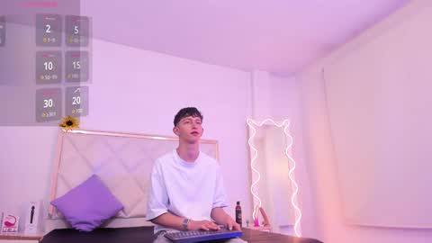 Snapshot of aron_tay chatting on December 2024 02:54:01 AM  your aron  online show from December 2024 02:54:01 AM