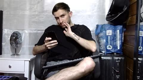 Aron G Franco online show from November 2025 04:58:02 PM