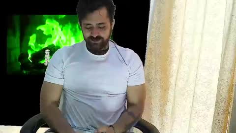 Snapshot of aronmiller404 chatting on May 2026 01:17:02 PM aronmiller online show from May 2026 01:17:02 PM