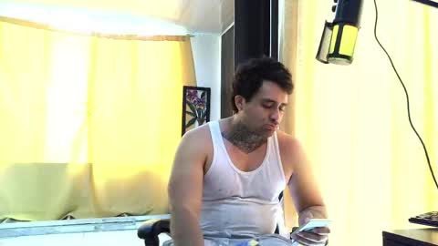 Snapshot of aronmiller404 chatting on June 2026 01:39:02 PM aronmiller online show from June 2026 01:39:02 PM