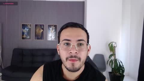 Snapshot of arontrey21_ chatting on September 2025 07:24:02 PM Adrian online show from September 2025 07:24:02 PM