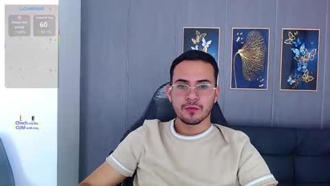 Snapshot of arontrey21_ chatting on September 2025 07:37:01 PM Adrian online show from September 2025 07:37:01 PM