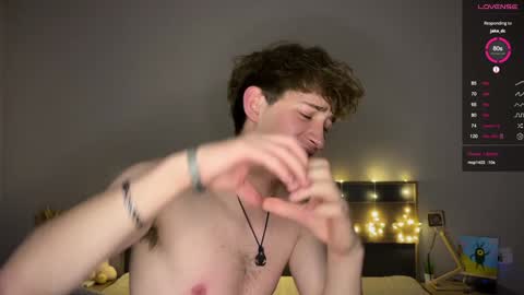 Snapshot of aronyou_win chatting on January 2025 06:41:02 PM Aron and Phil solo online show from January 2025 06:41:02 PM