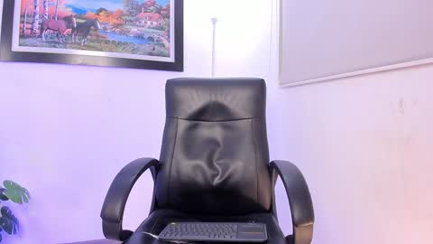 Snapshot of aroon_connor chatting on January 2025 12:09:02 AM   online show from January 2025 12:09:02 AM