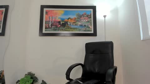 Snapshot of aroon_connor chatting on January 2025 10:30:02 PM   online show from January 2025 10:30:02 PM