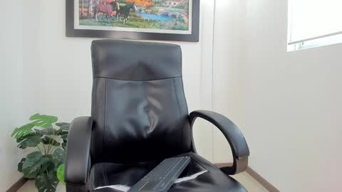 Snapshot of aroon_connor chatting on January 2025 07:10:02 PM   online show from January 2025 07:10:02 PM