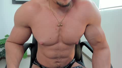 Snapshot of aroon_connor chatting on February 2025 08:25:01 PM   online show from February 2025 08:25:01 PM