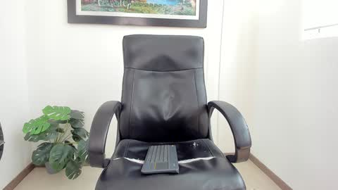 Snapshot of aroon_connor chatting on February 2025 07:49:01 PM   online show from February 2025 07:49:01 PM