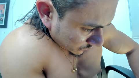 Snapshot of aroon_connor chatting on February 2025 11:02:01 PM   online show from February 2025 11:02:01 PM