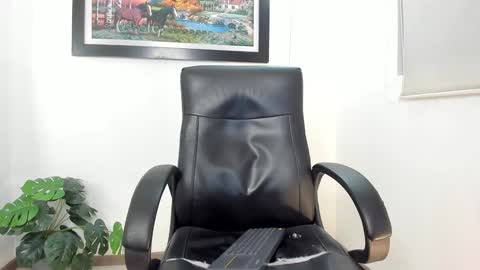 Snapshot of aroon_connor chatting on February 2025 02:06:02 AM   online show from February 2025 02:06:02 AM