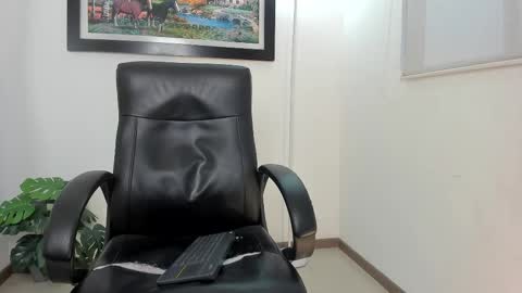 Snapshot of aroon_connor chatting on February 2025 11:02:02 PM   online show from February 2025 11:02:02 PM