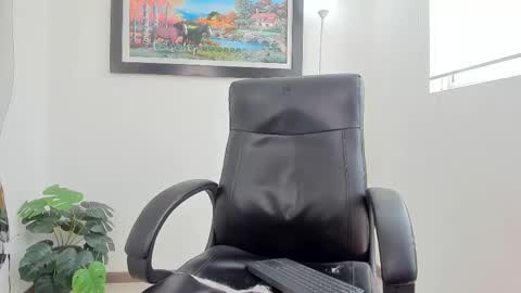 Snapshot of aroon_connor chatting on February 2025 06:59:02 PM   online show from February 2025 06:59:02 PM