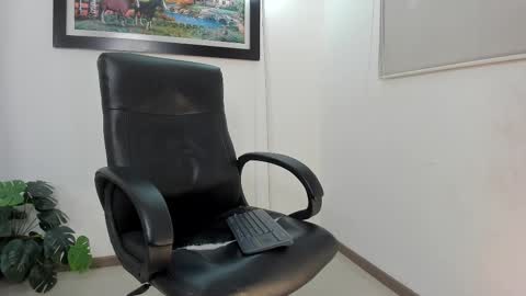 Snapshot of aroon_connor chatting on February 2025 11:52:01 PM   online show from February 2025 11:52:01 PM