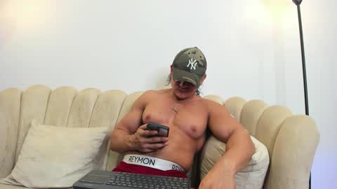 Snapshot of aroon_connor chatting on October 2025 01:01:02 AM   online show from October 2025 01:01:02 AM