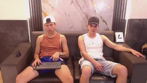 Aroon   online show from April 2026 04:12:01 AM