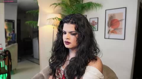 Chloe  online show from December 2024 02:01:02 AM