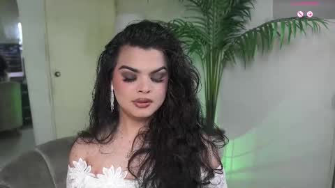 Chloe  online show from October 2025 06:38:02 PM