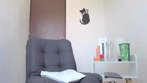   online show from October 2025 12:16:01 PM