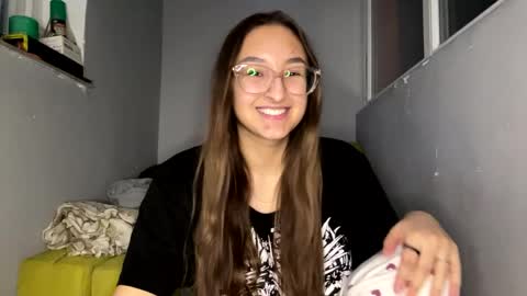 Snapshot of arthurmomaya chatting on March 2026 05:27:02 PM Mia online show from March 2026 05:27:02 PM