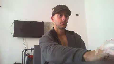 Snapshot of artur833 chatting on October 2025 09:37:01 AM artur833 online show from October 2025 09:37:01 AM
