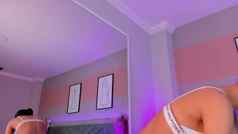 Snapshot of ary_thompson_ chatting on December 2024 08:34:01 PM ARY THOMPSON online show from December 2024 08:34:01 PM