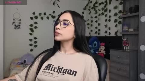 Asena online show from October 2025 08:20:01 PM