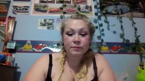 Snapshot of ash0ley chatting on January 2026 12:16:01 AM ash0ley online show from January 2026 12:16:01 AM