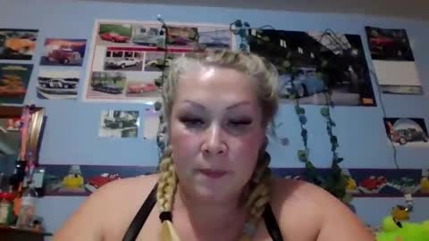 Snapshot of ash0ley chatting on March 2026 11:04:01 PM ash0ley online show from March 2026 11:04:01 PM