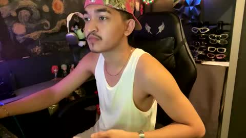 Snapshot of ashcross chatting on December 2025 12:21:02 PM Ash Cross online show from December 2025 12:21:02 PM