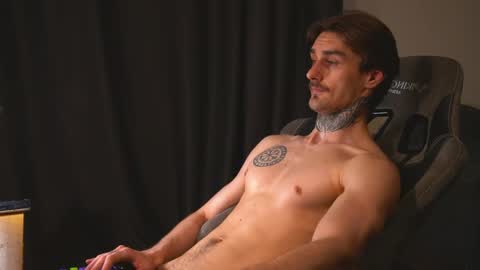 Snapshot of asher_88 chatting on June 2026 02:33:01 PM Jerk Machine online show from June 2026 02:33:01 PM