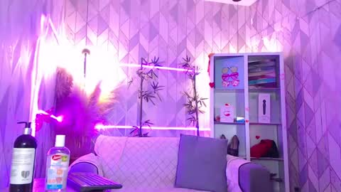 Ashey online show from January 2025 10:27:02 AM