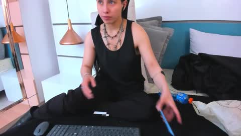 Ashkoreh online show from March 2026 10:39:01 PM