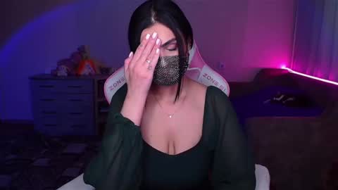 Snapshot of ashley__cooper__ chatting on February 2025 06:53:02 AM   Yasmina   online show from February 2025 06:53:02 AM