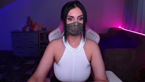 Snapshot of ashley__cooper__ chatting on February 2025 07:23:01 AM   Yasmina   online show from February 2025 07:23:01 AM